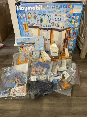70190 Playmobil 000309246853 City Life - Large Hospital 514 Pcs All Parts Complete. Open Box