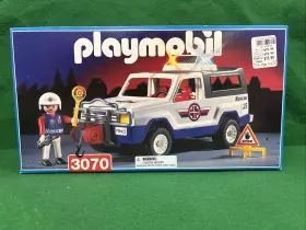 Playmobil 008789030702 3070 Rescue Suv - New Sealed
