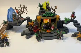 Playmobil 008789038418 Retired 3841 Knights Magic Dragon Temple 95% Complete With Extra Figures