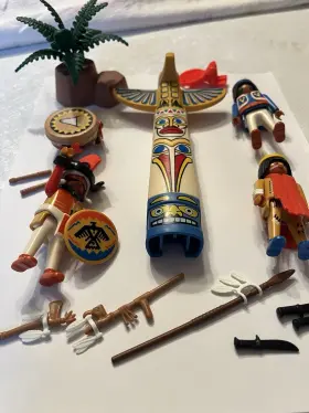 Playmobil 008789038739 Vintage 1996 3873 Totempole Warriors Native American Figures