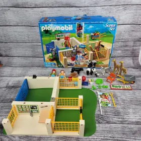 Playmobil 008789040091 Zoo Clinic 4009 Partially Complete Set Missing 17 Pieces