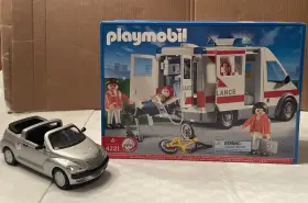Playmobil 008789042217 Ambulance Extra Car 2004 Blue Lights Work On Top. Vintage Vehicle Ems