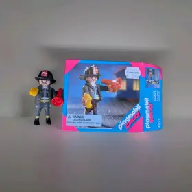 Playmobil 008789046215 Special 4621 Fire Fighter Chief 2003 - In Original Box