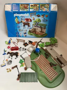 Playmobil 008789052254 Country 5225 Horse Care Station Set 99% Complete Wash Barn Stable