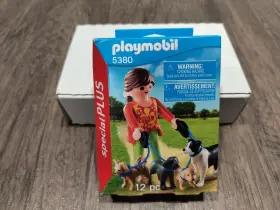 Playmobil 008789053800 Dog Walker Figure With 4 Dogs And Leashes 5380 New