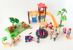 5433 Playmobil 008789056122 City Life Park 5612 And Parts Of 4146 Others Lot 19 Figures