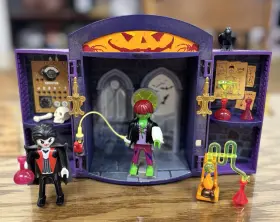 Playmobil 008789056382 5638 Take Along Haunted House Monster Vampire Lab Halloween Dracula