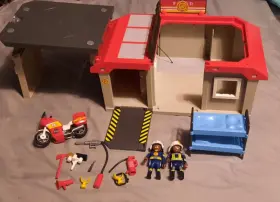Playmobil 008789056634 City Action 5663 Take Along Fire Station Firefighters Some Accessories