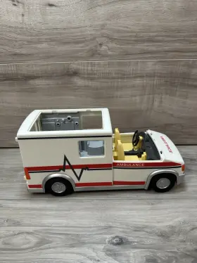 5952 Playmobil 008789056818 Rescue Ambulance 2011 Geobra Incomplete For Parts Or Repair