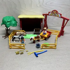 Playmobil 008789059376 5937 Pony Ranch Farm Set Horses Stable / No Box Missing 2 Pieces
