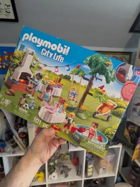 Playmobil 008789092724 Sealed 9272 City Life Housewarming Party - 2017 Retired
