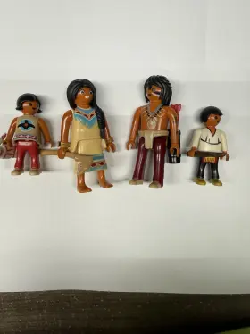 Playmobil 008789763228 Native American Indian Family Children Parents
