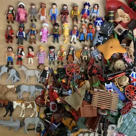 Playmobil 025369039973 Huge Lot Of Figures And Parts Pirates Vikings Castle Wild West Magi