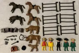 1004 Playmobil Vintage 80s Cowboys Ranchers Figures Horses Cows Fences Western Lot