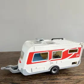 135434 Playmobil Camper Rv Toy Vehicle Red White Incomplete Set. Nice Condition
