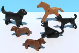 3047 Playmobil Dogs Pets - Newfoundland Dachsund Barking And Old Style Tan Pony Foal