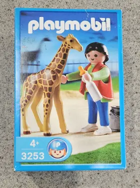 3253 Playmobil - Baby Giraffe And Zookeeper #3253 Nip