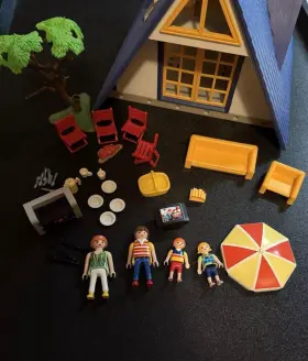 3230 Playmobil 3615 Family Vacation Home A Frame Incomplete