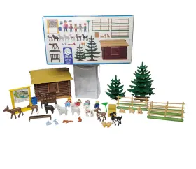 3638 Playmobil Vintage Childrens Petting Zoo Cabin Near Complete 1994
