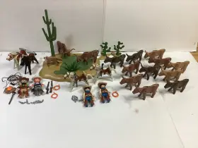 3749-3801 Playmobil Western Sets 3801 Watering Hole And 3749 Longhorn Trail - Cowboys Cows