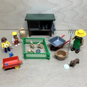 3751 Playmobil Farm Grandpa Rabbit Hutch With Wagon Wheelbarrow Fence And Animal
