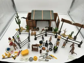 0ver Playmobil 3768 Silver Ranch Missing Pieces Of Barn- 140 Animals Horses Farmers