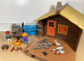 3826 Playmobil Sportsmans Cabin W Figures Bunk Beds Dishes Animals 43 Pcs