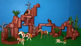 Playmobil 3870-7179 Lg Lot Western Red Rock Formation Landscaping Waterfall Eagle Buzzards