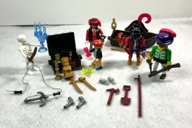 3939 Playmobil Pirate Crew Complete With Extra Rowboat