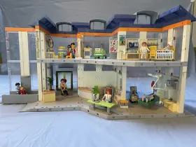 4404 Playmobil 4044 Rare Vintage Large Hospital #4404 Play Set. Complete Set Plus Extras