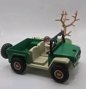 42bfe84f-d7db-4919 Playmobil Vintage 1981 Geobra Green Jeep/driver/pond/tree/plants