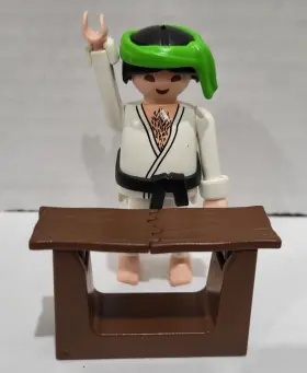 4532 Playmobil Vintage Pals Black Belt Karate Figure With Collapsible Board
