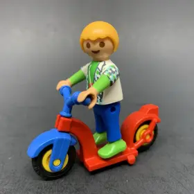 4538 Playmobil Special Scooter Kid Boy Child With Checkered Green Shirt And Blue Pants