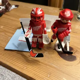 5076 Playmobil 5077 Nhl Ice Hockey Detroit Red Wings Goalie Shooter Figure