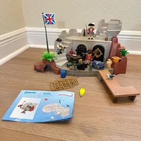 5139 Playmobil Soldiers Fort With Dungeon Nearly Complete