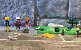 5423 Playmobil Rock Climbing Partial Playset 3 Figures Accessories Mountaineer