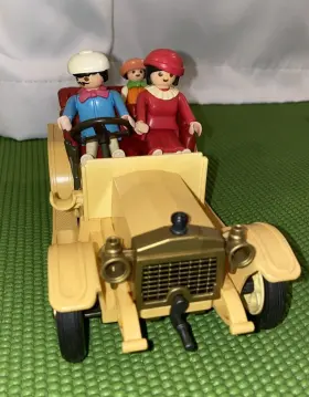 5620 Playmobil Vintage #5620 Victorian Touring Car Plus Family Almost Complete