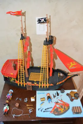 Playmobil 5736 Blackbeards Pirate Ship Playset Floats 95% Complete Good Cond
