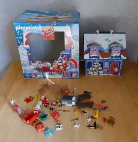 5755 Playmobil My Take Along Holiday Home Santa Mrs Claus Elves Gifts. Complete