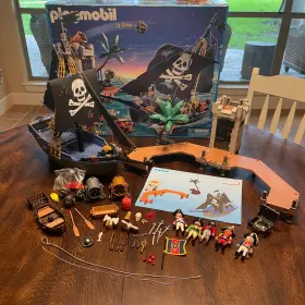 5775 Playmobil Pirates Attack- Pirate Ship/prison - Read