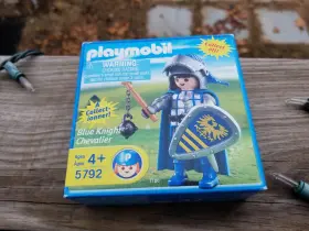 5792 Playmobil Blue Knight Action Figure Castle Eagle Chevalier Shield Sealed