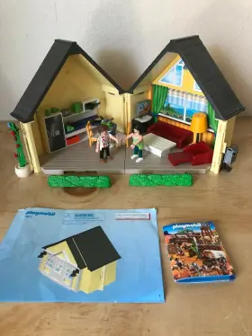 5951 Playmobil Dollhouse #5951 Take Along House Good Condition With Box