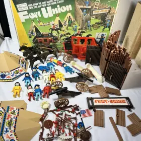 59977 Playmobil Vintage Sears Fort Union Lot Stagecoach Indians Teepee Not Complete