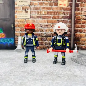 70081 Playmobil Rescue Firefighters Building Set Pre Owned Missing Yellow Tank