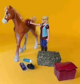 70122 Playmobil 8 Piece Set Spirit Riding Free Nuzzle Horse Schleich Groomer And Tack Hay Bale