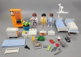 70190 Playmobil Lot Playmobile Parts For Hospital Figures Beds And More