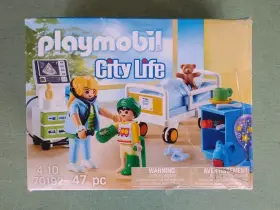 70192 Playmobil City Life Childrens Hospital Room Damaged Box