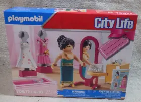 70677 Playmobil City Life Fashion Boutique Gift Set Toy 29 Pieces Nib