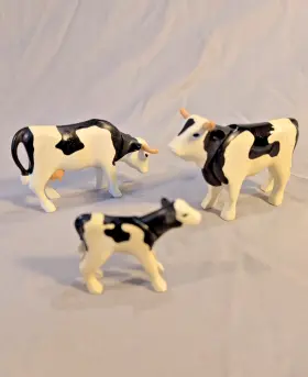 7892 Playmobil Vintage Set Black And White Cow Bull Calf Used Good Condition