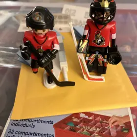 9019 Playmobil 9018 Nhl Ottawa Senators Goalie Ice Hockey Shooter Player Figure